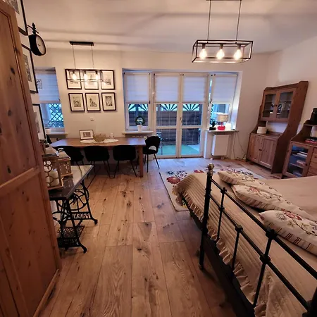 Czerwone Maki Apartment *